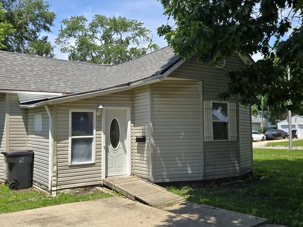 819 N Randolph St, Champaign, IL 61820