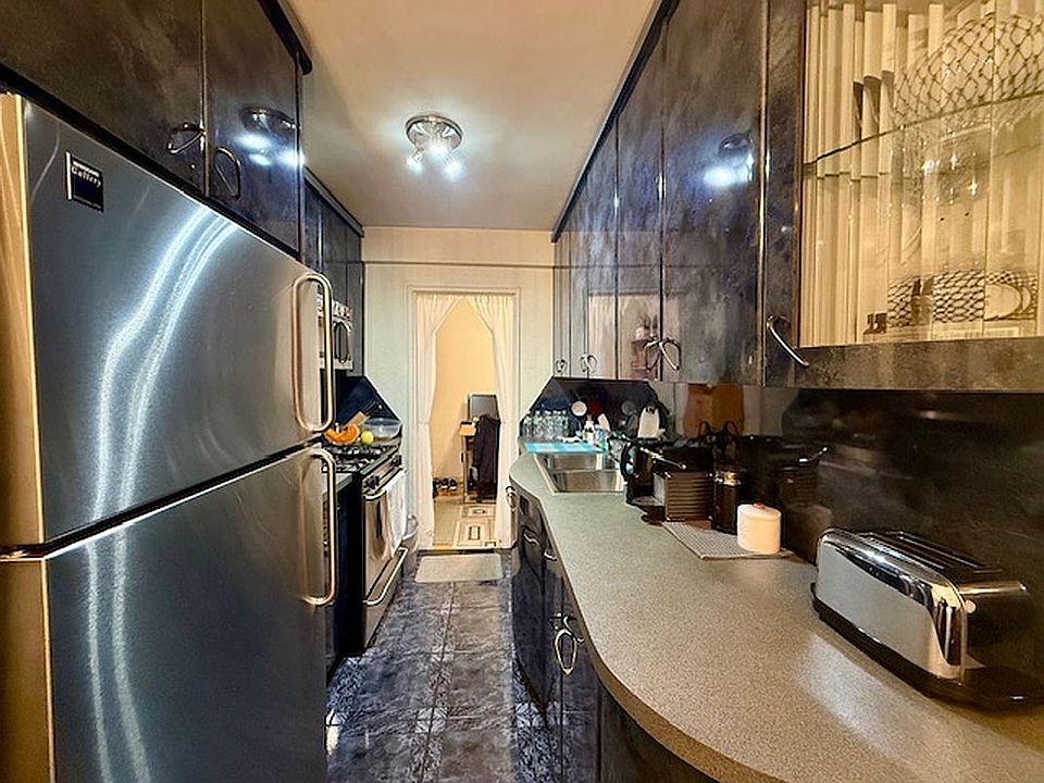 1st image of 711 Montauk Ct APT 2A