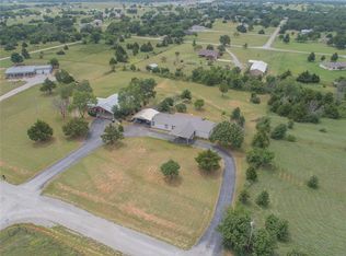 1300 Hutton Rd, Marlow, OK 73055