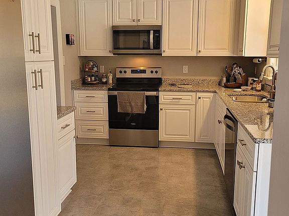 5th image of 8203 N Mayfield Ln