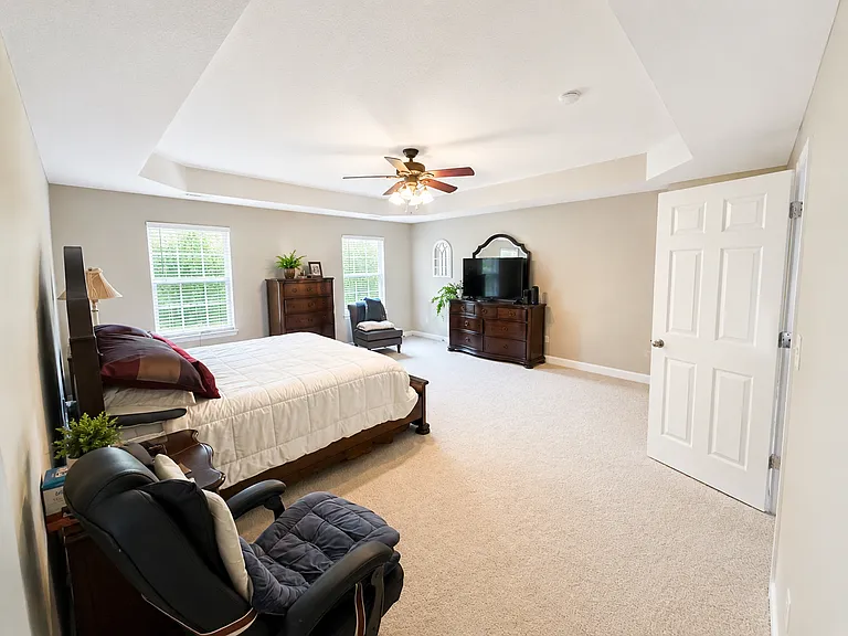 316 Clover Brook Dr — Photo 5