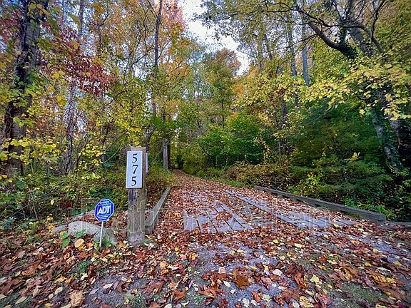 2nd image of 575 Beaverdam Rd
