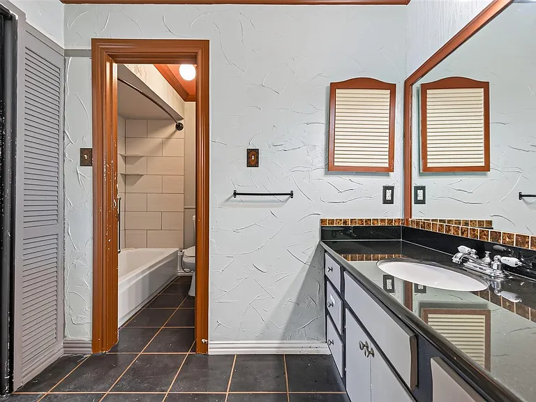 14515 Wunderlich Dr #403 — Photo 38