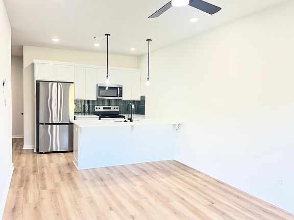 3rd image of 1713 Cuppett Cir