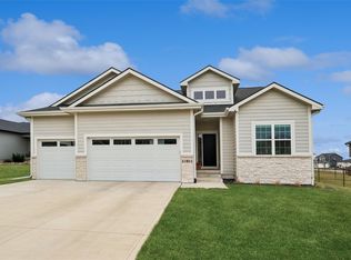 14812 Goldenrod Cir, Urbandale, IA 50323