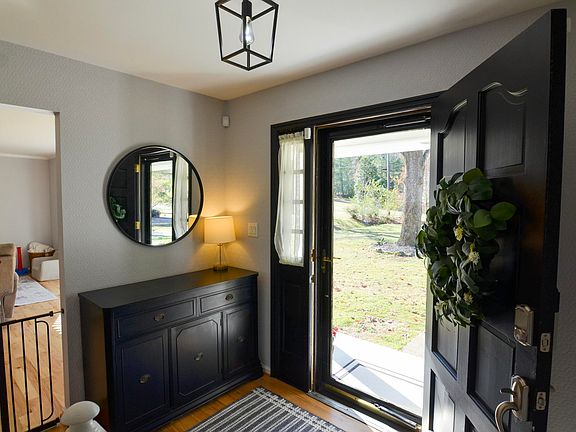 5th image of 6866 Ivanwood Dr