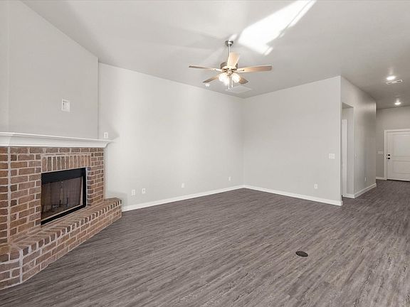 5th image of 301 E 25th St