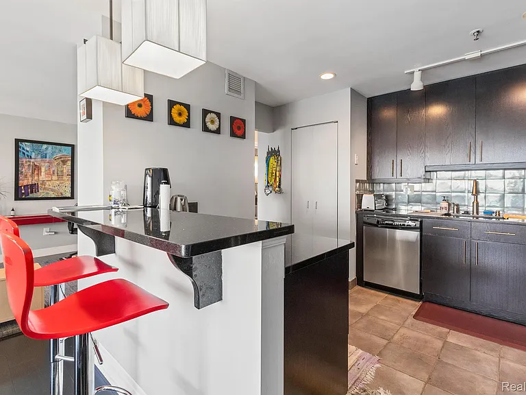 1001 W Jefferson Ave #15B — Photo 15