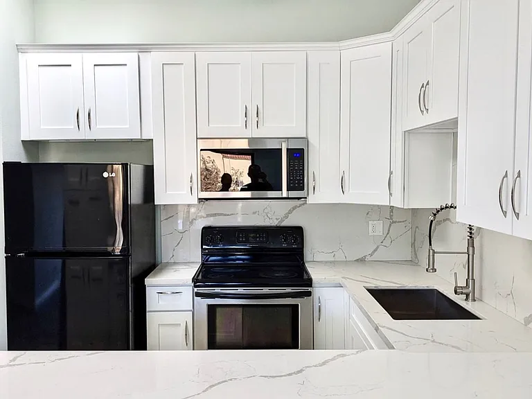 8310 Regents Rd #3H — Photo 7