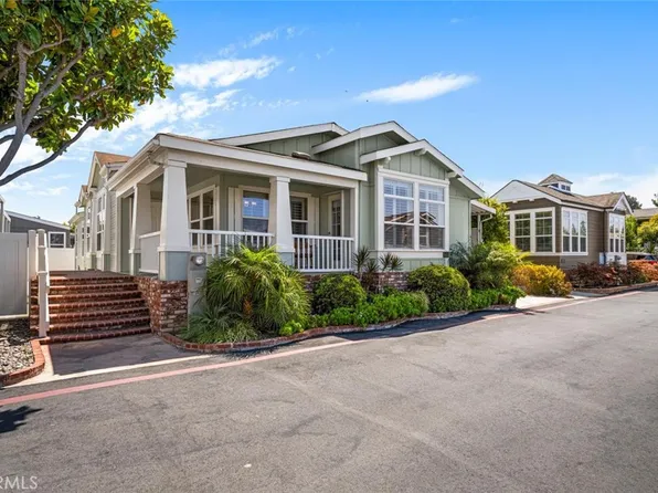 16422 Poipu Ln, Huntington Beach, CA 92649