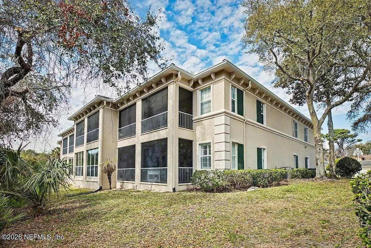 3 bed, 2.0 bath, 1731 sqft, $3,195 — Photo 1
