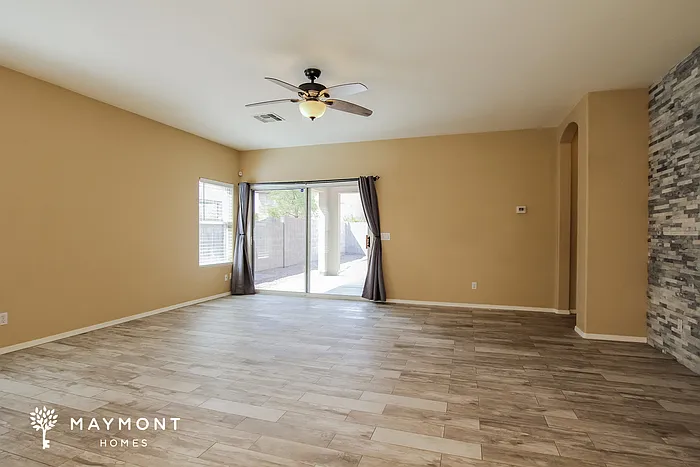 11918 W Jackson St — Photo 3