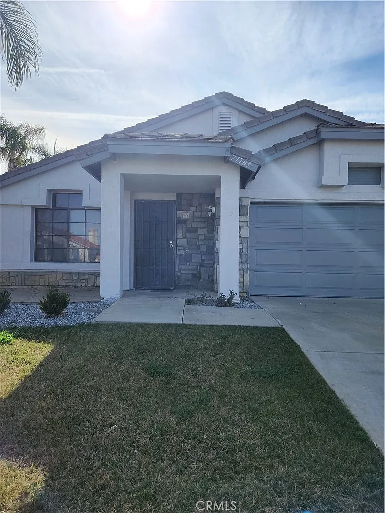 3 bed, 1317 sqft, $3,000 — Photo 3
