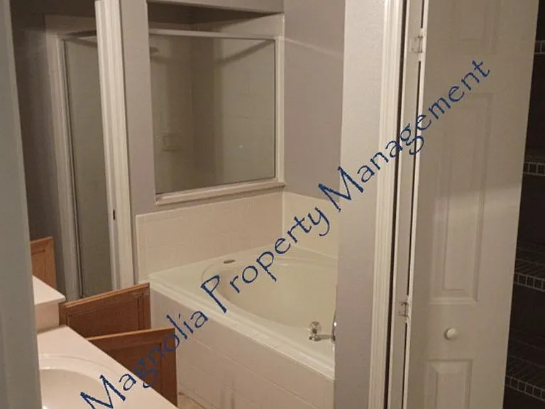 254 Hunt St — Photo 11