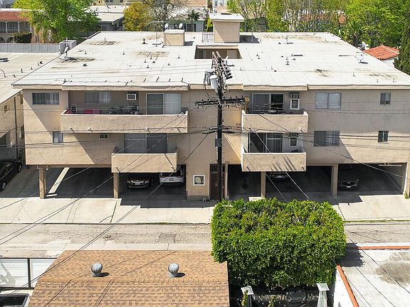 4th image of 1110 S Oakhurst Dr