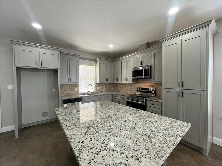 30023 Rosebud St — Photo 8