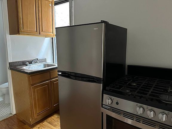 2nd image of 139 E 110th St APT 52