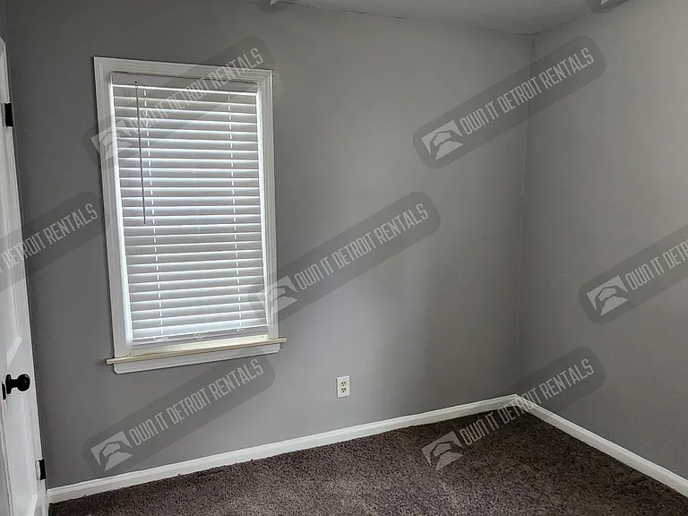 18492 Gilchrist St — Photo 14