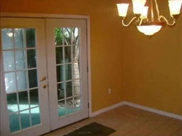 10 Jasmine Ln, Saint Rose, LA 70087