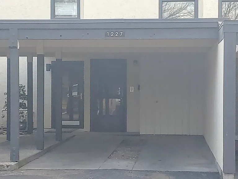 1227 N Camelot Dr — Photo 9