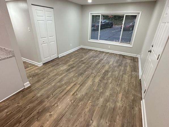 117 Berry St APT 8