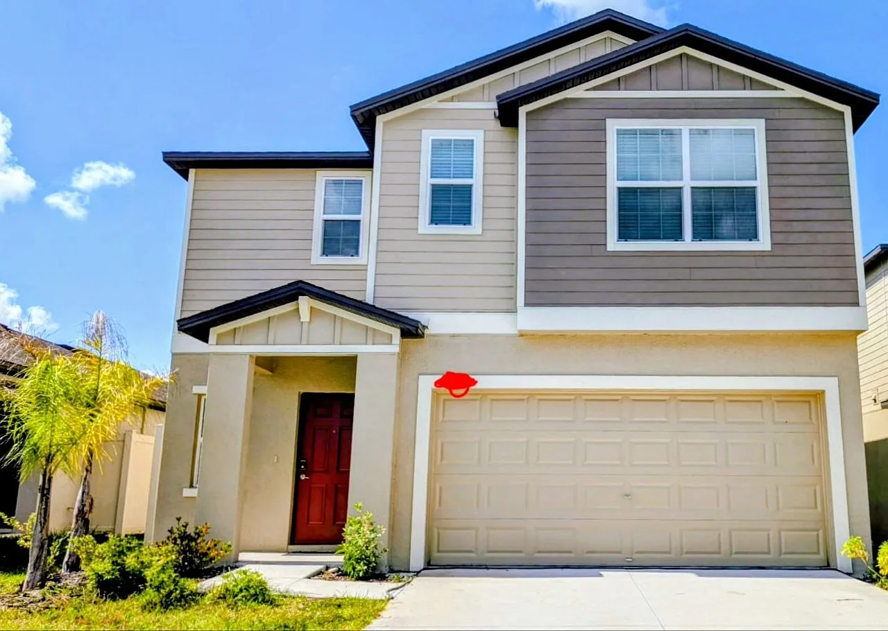 6 bed, 2580 sqft, $2,800 — Photo 1