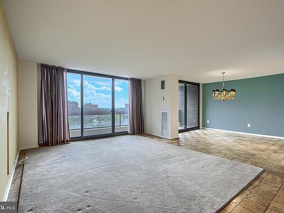 4th image of 4100 N Charles St Unit 805