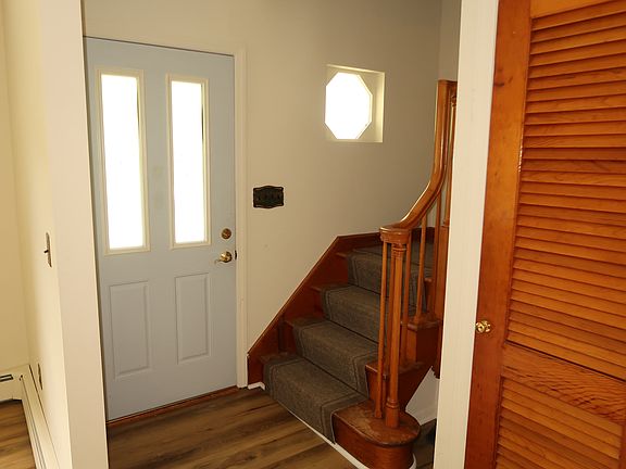 5th image of 63 Hunter Ave