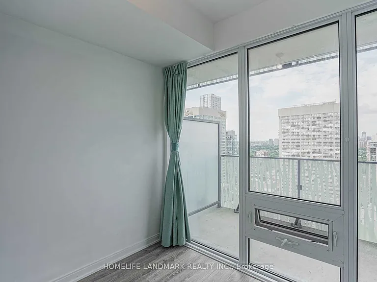 42 Charles St E #3209 — Photo 18