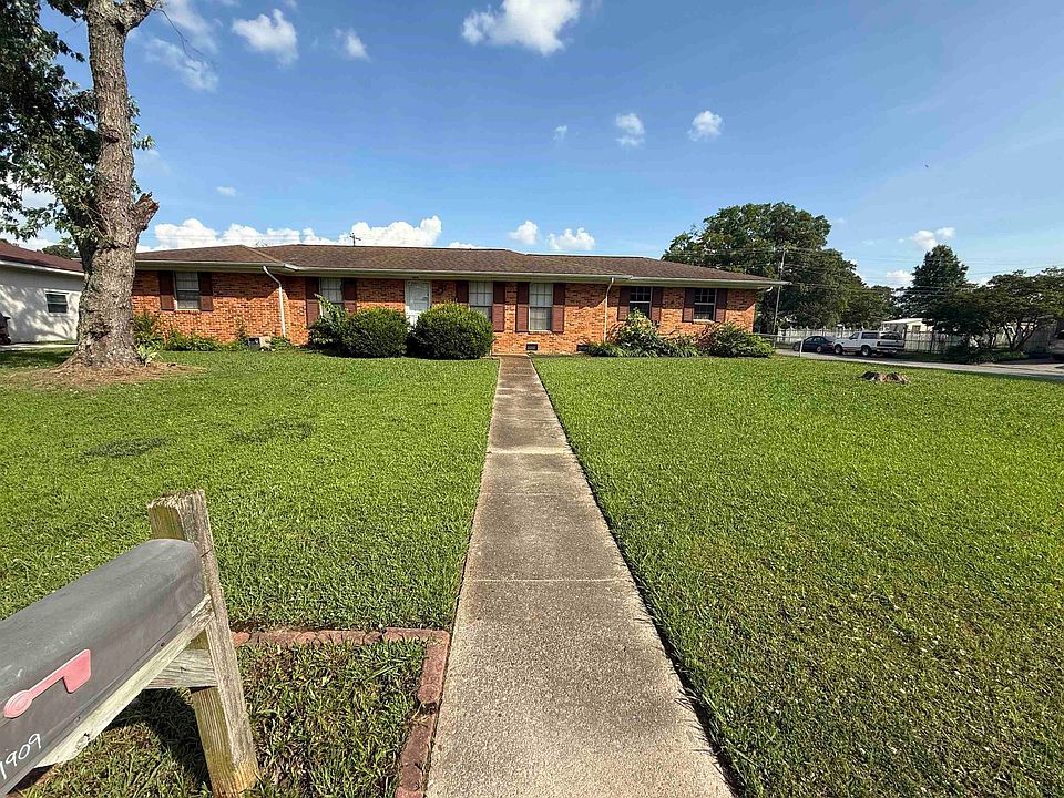 1st image of 1909 Azalea Cir SW