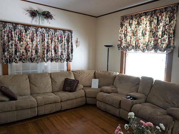 3rd image of 1818 Galena Ave