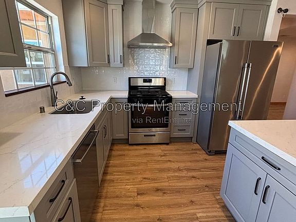 2nd image of 2918 Gibson Pl