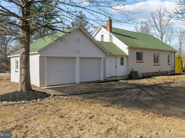 130 State Line Rd, Wilmington, DE 19803