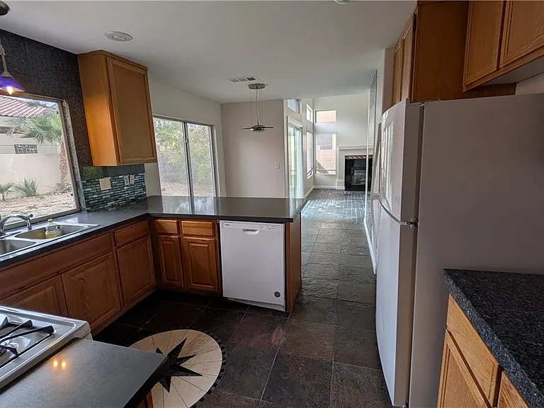 2670 Ridgewater Cir — Photo 8