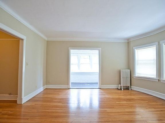 3rd image of 2534 N Prospect Ave #39e3dj4rd