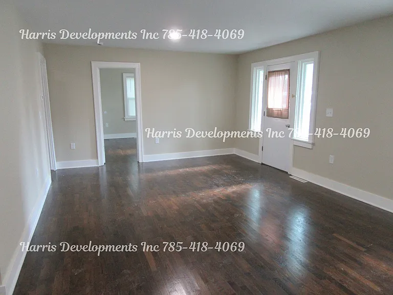 1237 S Cedar St — Photo 2