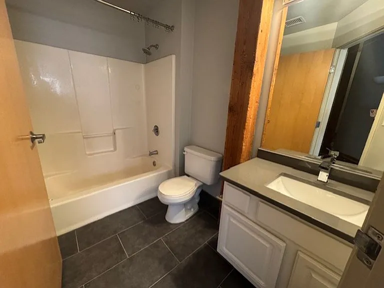Bridgeview Apartments — Photo 37