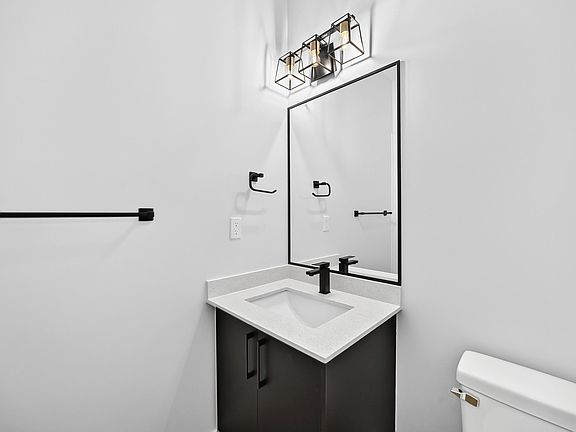 5th image of 104 Waverly Way