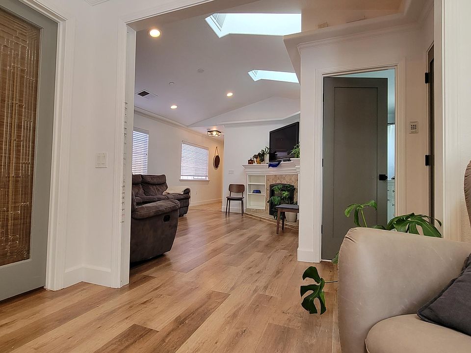 1st image of 2364 Adrian St