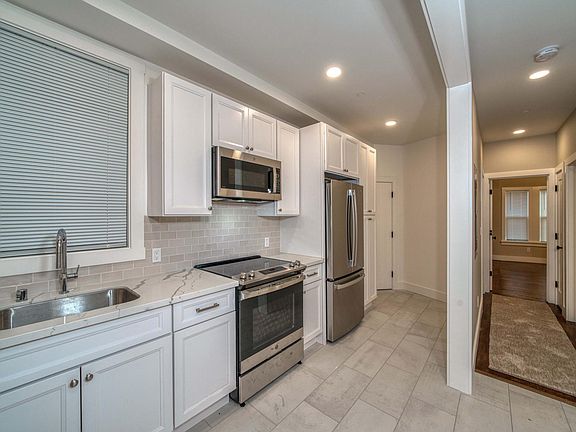 4th image of 933 Jones St #3