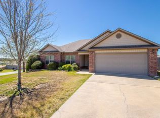 1151 Meadows Dr, Benton, AR 72019