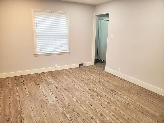 4th image of 2617 Jefferson Ave