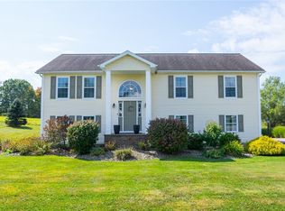 23 Blueberry Ln, Grove City, PA 16127