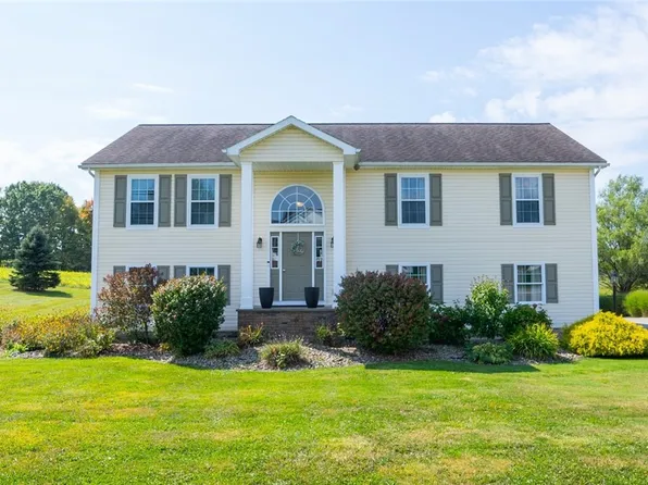 23 Blueberry Ln, Grove City, PA 16127