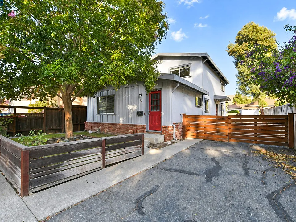 3121 Alhambra Ave