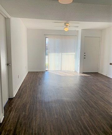 4th image of 904 University Oaks #137