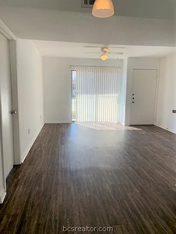 904 University Oaks #137 — Photo 4