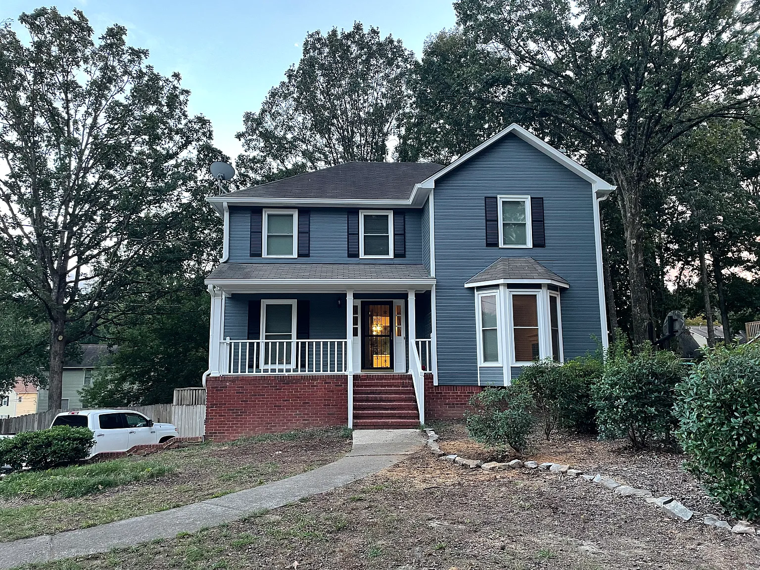 3 bed, 2.5 bath, 1891 sqft, $2,300 — Photo 1