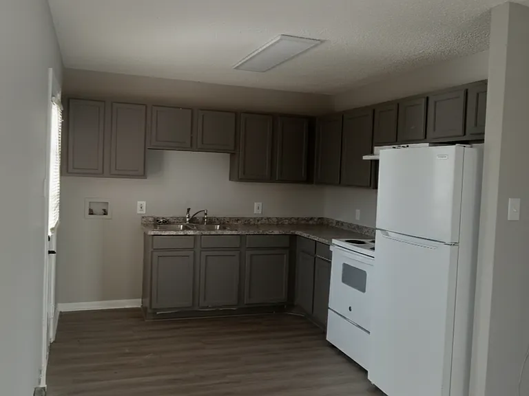 Tulip Cove Apartments - Pulaski, TN — Photo 4