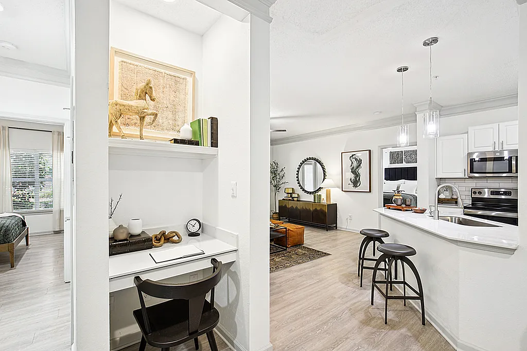 Halston McDonough — Photo 1